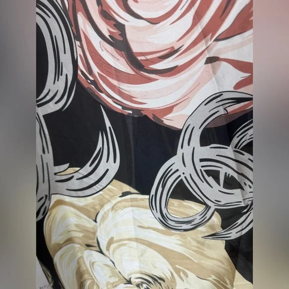 Elegant Floral Kimono Robe - Black and Cream - Picture 9 of 9